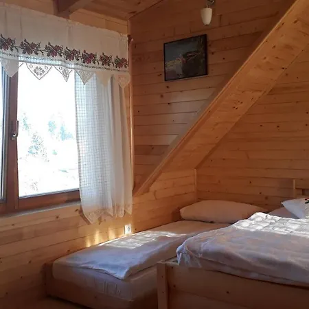 Sadrvan Orman Evi Ravne