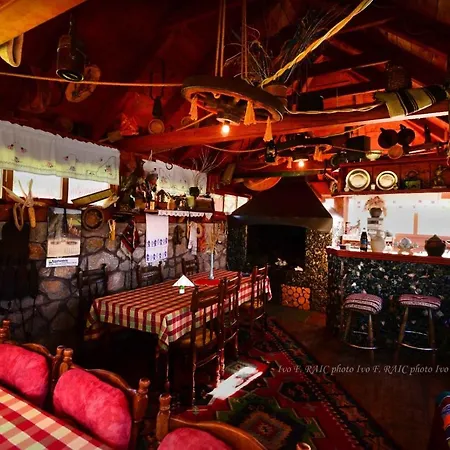 Sadrvan Orman Evi